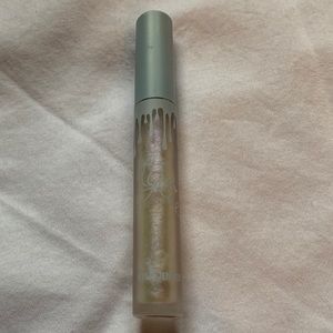 Kylie Jenner Gloss